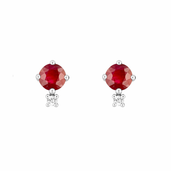 clous d'oreilles rubis